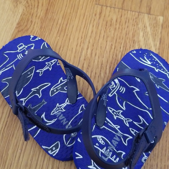 Old Navy Baby Flip Flops - Picture 2 of 4